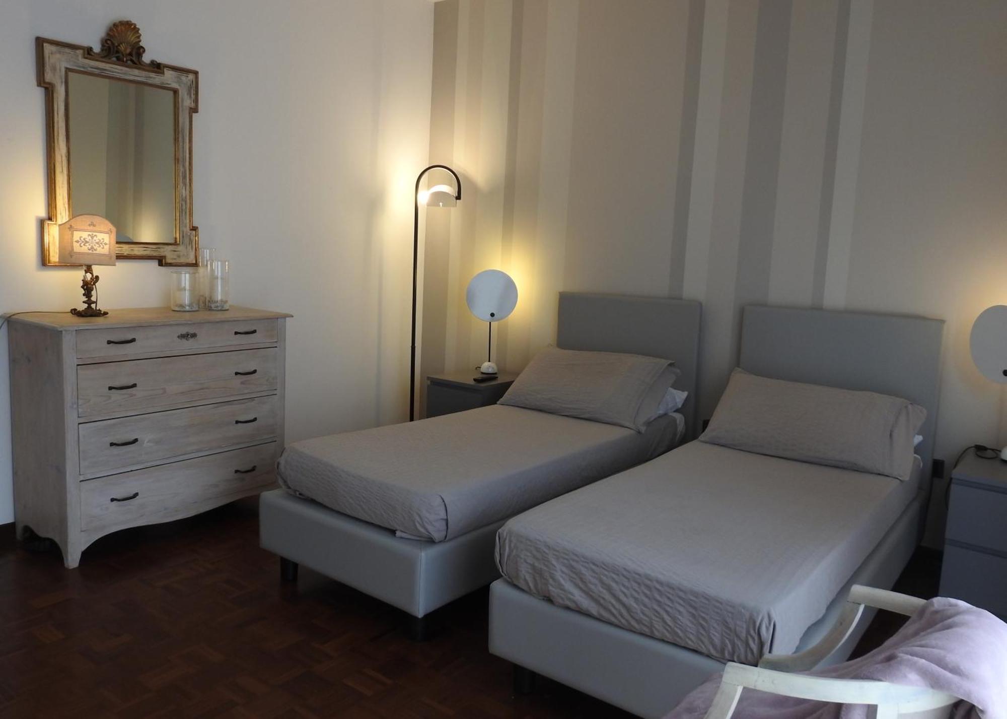 La Casa Di Clara Panzió Esine Kültér fotó