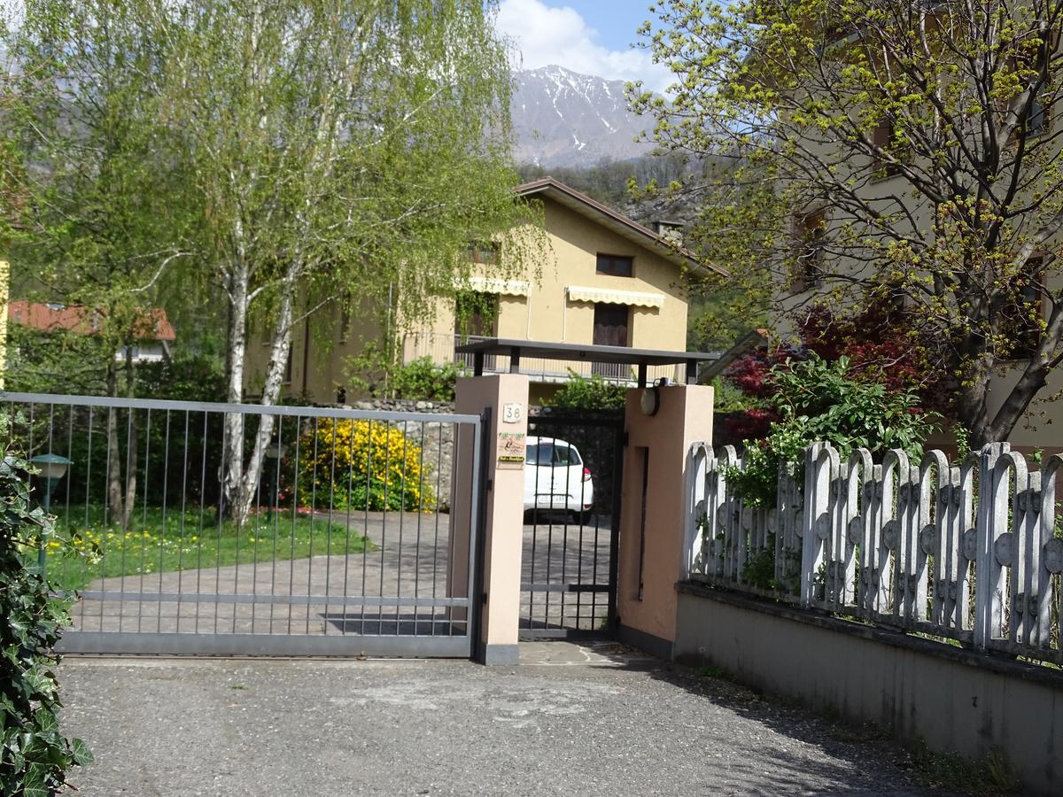 La Casa Di Clara Panzió Esine Kültér fotó